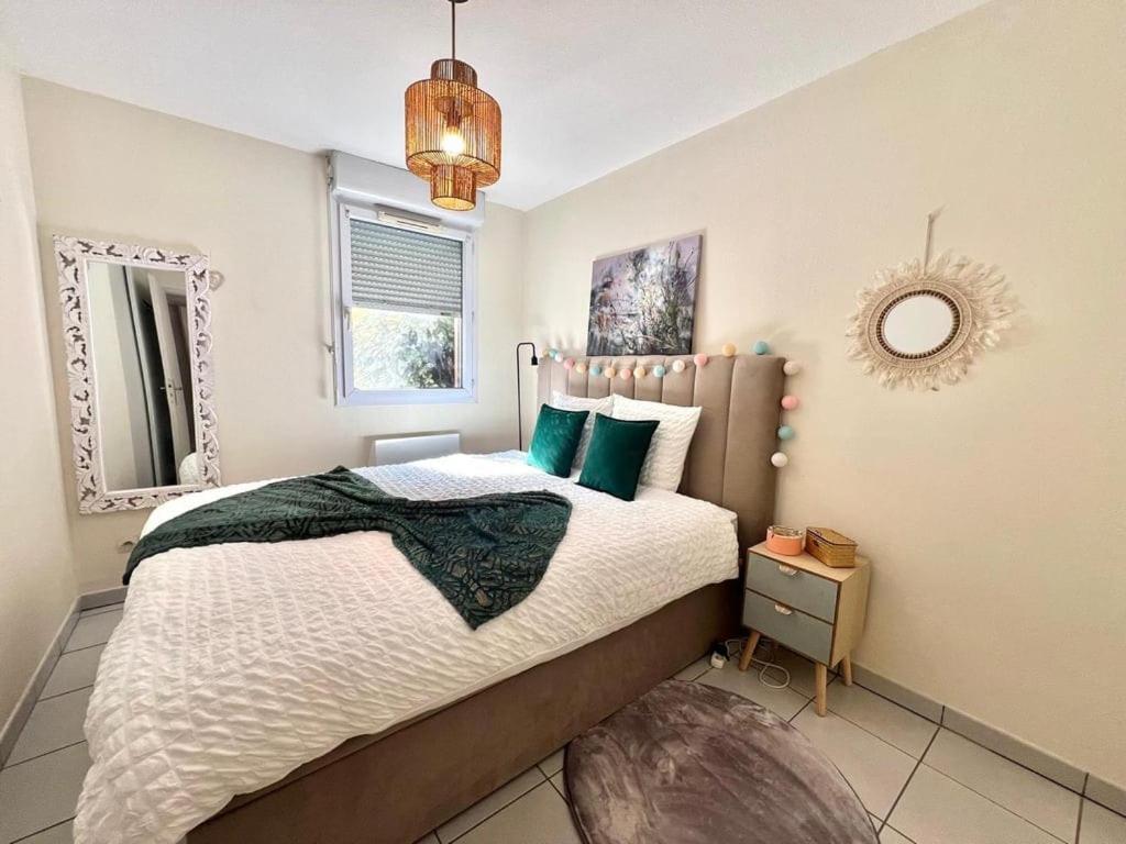 Appartement Le Ernest - Parking Inclus, Jardin Prive Et Piscine